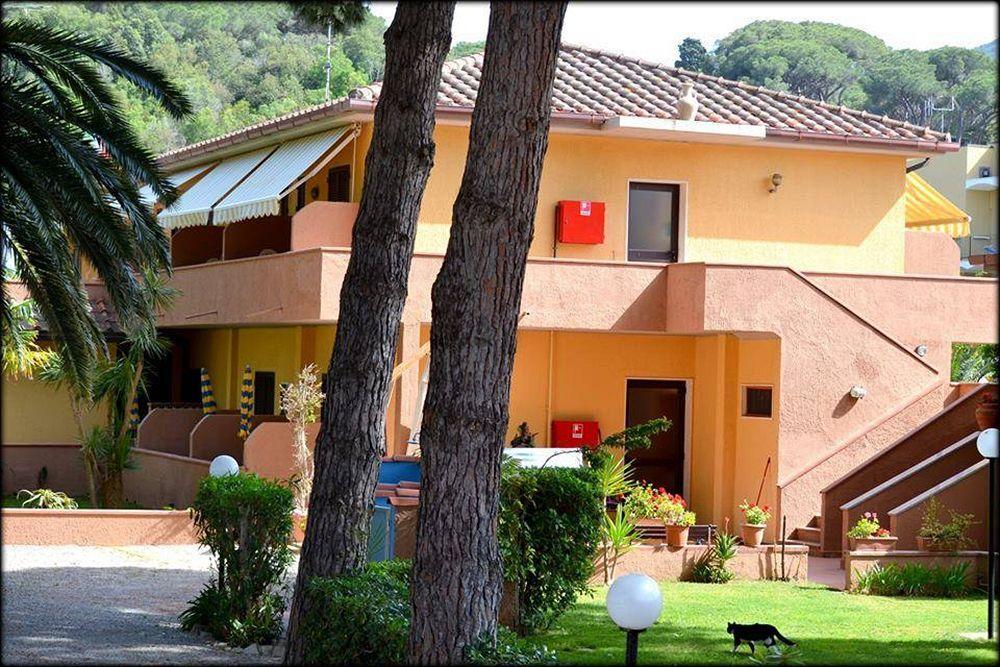 Hotel Anfora Capoliveri  Buitenkant foto